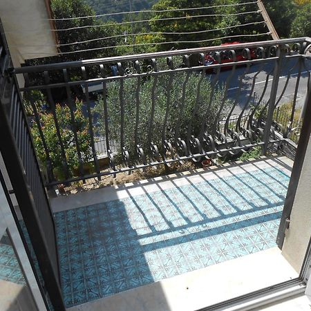 La Mansardina Apartment Vezzi Portio Luaran gambar